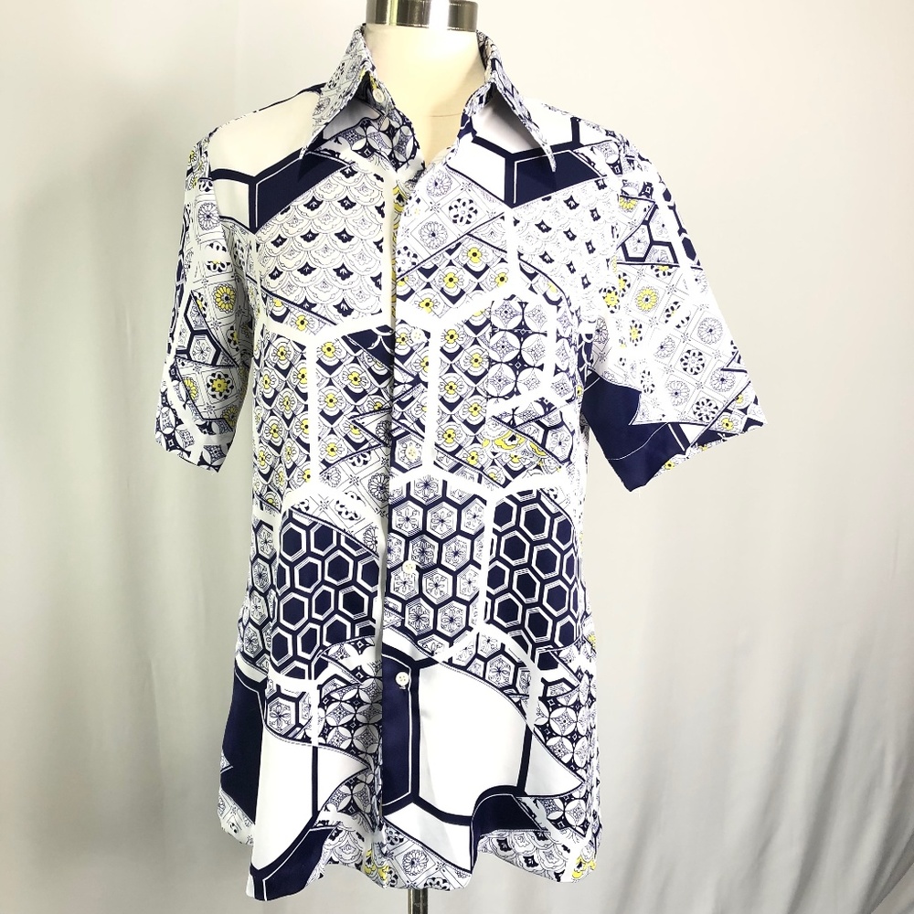 House of Leo Womens Button up Blouse Size